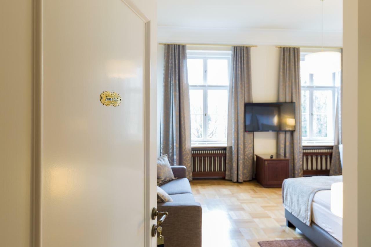 Hotel Villa Altenburg Pößneck Bagian luar foto