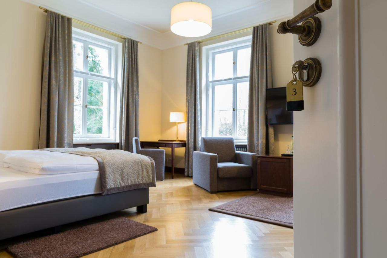 Hotel Villa Altenburg Pößneck Bagian luar foto