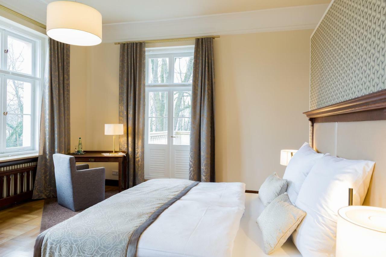 Hotel Villa Altenburg Pößneck Bagian luar foto